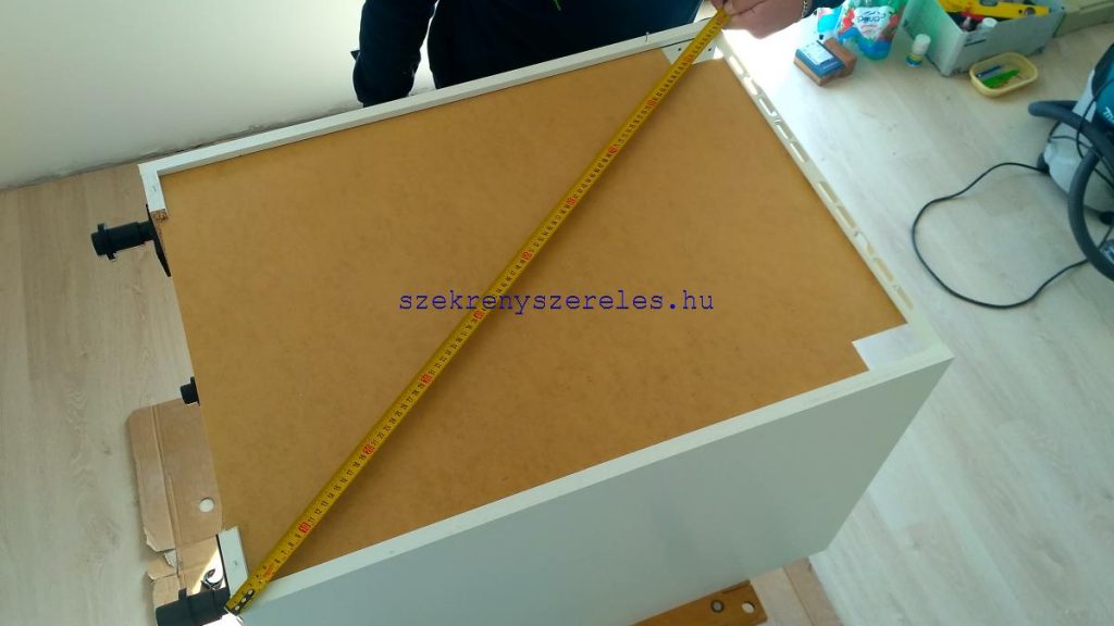 Ikea konyha összeszerelés. Szekrény átlózás 1