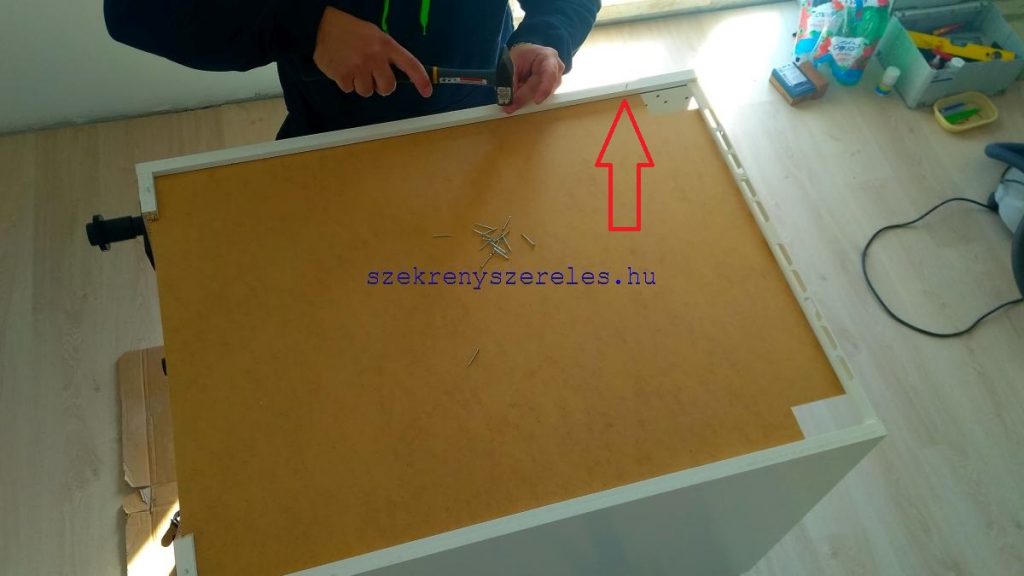 Ikea konyhaszekrény szerelés átlózás 2