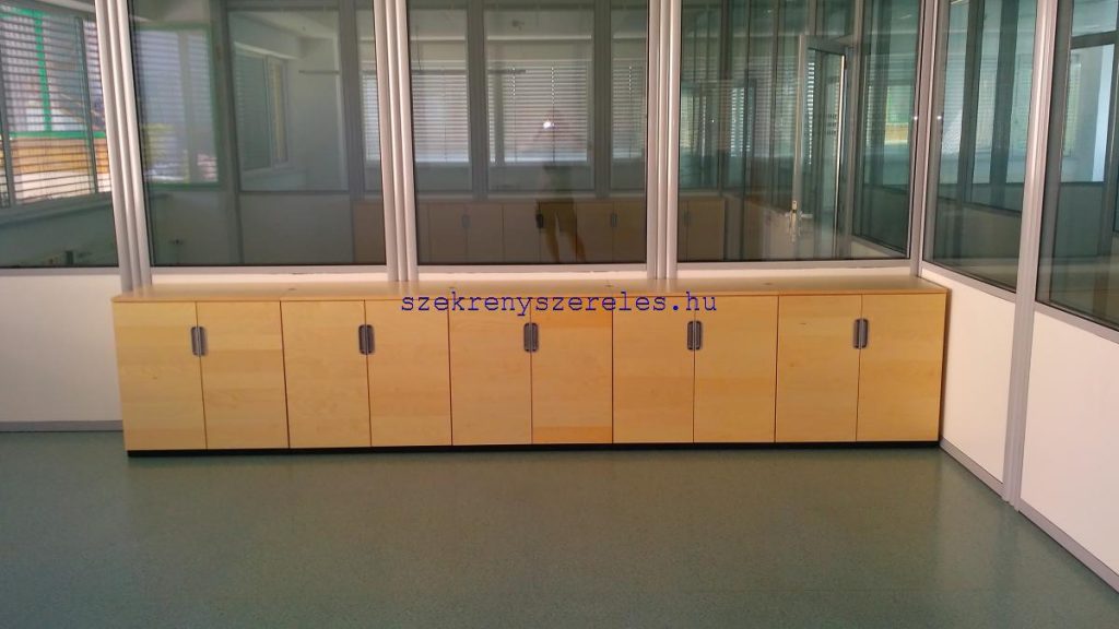 iroda bútor összeszerelés